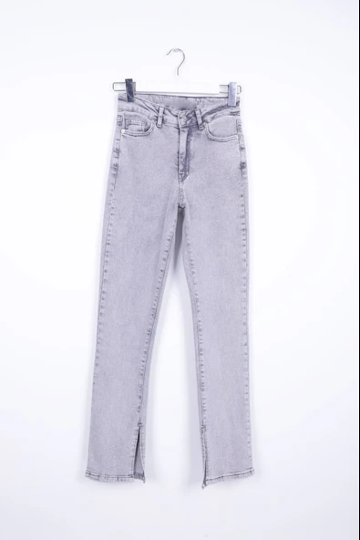 Paçaları Yırtmaç Detaylı Yüksek Belli ve Cepli Normal/Basic Jean Kadın Kot Pantolon Açık Gri Kar - 6