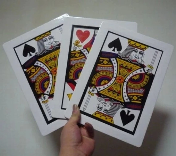Üç Kart Monte Sihirbazlık Oyunu  Basit Etkileyici sihirbazlık oyunu 0040- 3 Kart Fiyatı (1243)
