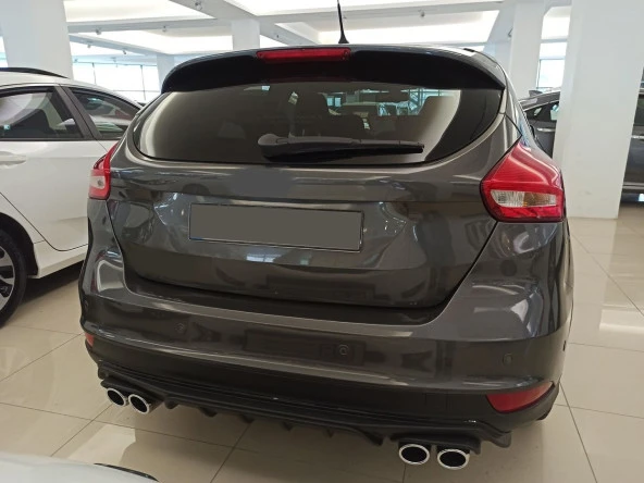Ford Focus 2015-2018 Difüzör - Piano Black - 3