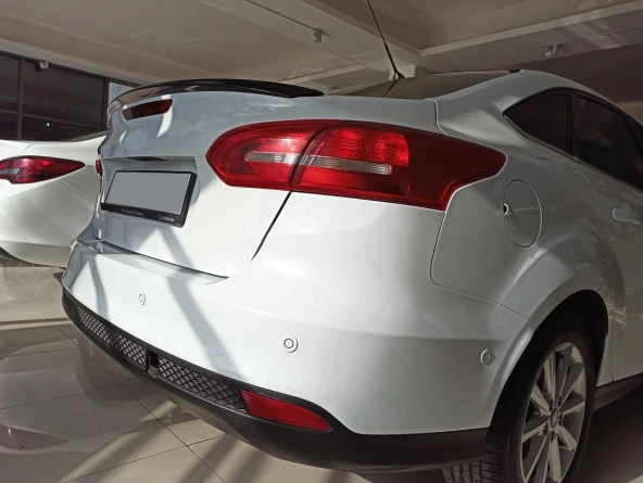 Ford Focus Uyumlu 2014-2018 Hybrıd Spoiler - Piano Black (Parlak Siyah)