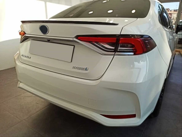 Toyota Corolla Uyumlu 2019+ Spoiler Karbon