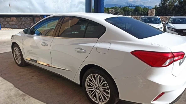 Ford Focus Uyumlu 2019+ Kapı Çıtası Piano Black - 2