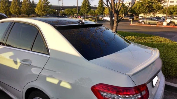 Mercedes W212(2009-2015) Uyumlu E Serisi Cam Üstü Spoiler - Piano Black (Parlak Siyah) - 2
