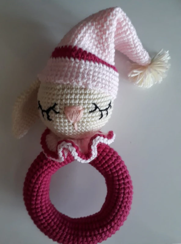 Şapkalı Uykucu Tavşan Çıngırak Amigurumi Organik Oyuncak