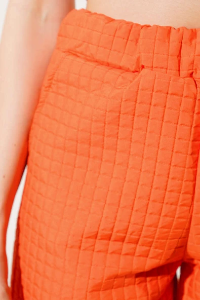 Paça Lastikli Kapitone Pantolon Oranj - Resim 4