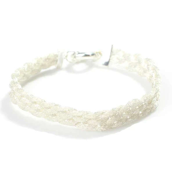 925 Ayar Gümüş 3 Sıra Elişi Örgü Kilitli Bileklik ürün görseli