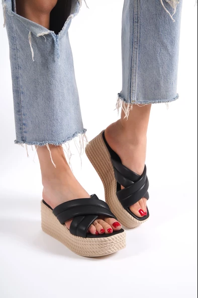 JOYMİX Dolgu Topuklu Ortopedik Taban Hasır Görünümlü Kadın Terlik KT Siyah ürün görseli