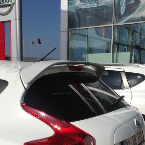 Nissan Juke Spoiler Cam Üstü Parlak Siyah - Resim 3