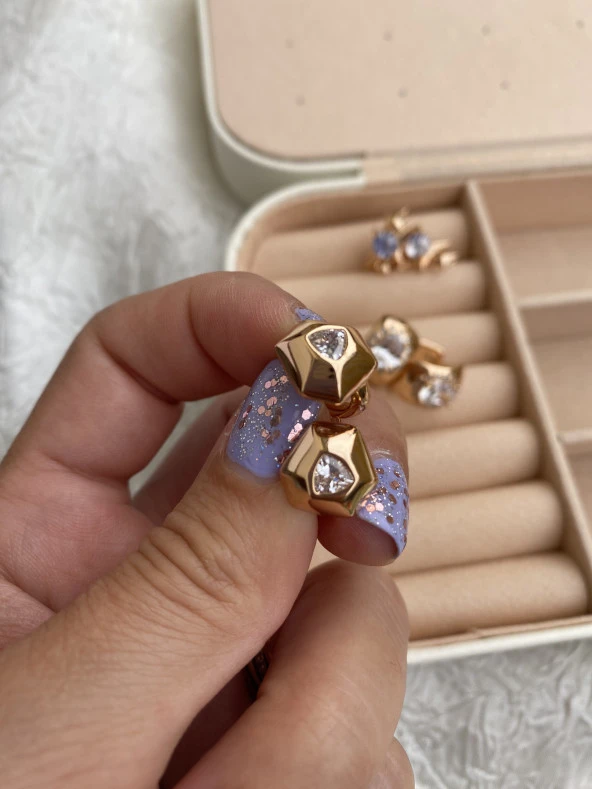 Minimal Prizma VİP Küpe