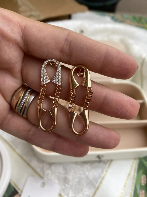 Zirkon Taşlı Ataç Model Vip Küpemiz - 2