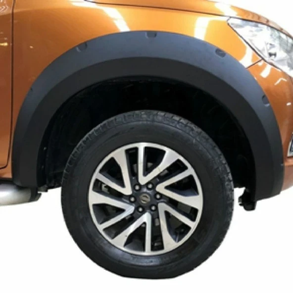 Nissan Navara Çamurluk için Kaplama 4.5Cm Civatasız Dodik Seti 2012 / 2019