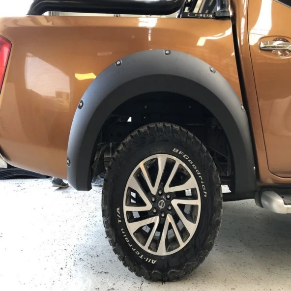 Nissan Navara Çamurluk için Kaplama Cıvatalı 4.5Cm Dodik Seti 2012 / 2019