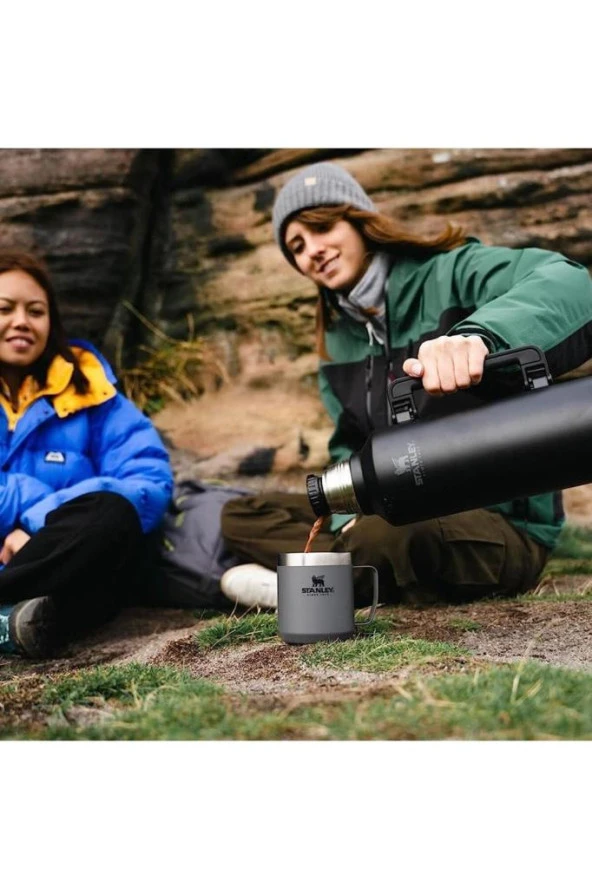 Stanley Klasik Vakumlu 2.3 Litre Çelik Termos - Siyah - Resim 6