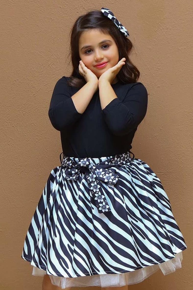 Kız Çocuk Deri Ceket ve Zebra Baskılı Saten Siyah Etekli Takım - 3