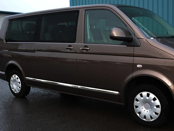 Volkswagen T5 Caravelle için Krom Yan Kapı Çıtası 7 Parça. (U.Ş.) 2010 Üzeri