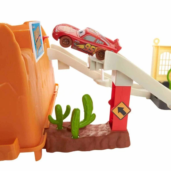 Disney Pixar Cars Yarış Heyecanı Oyun Seti - 3