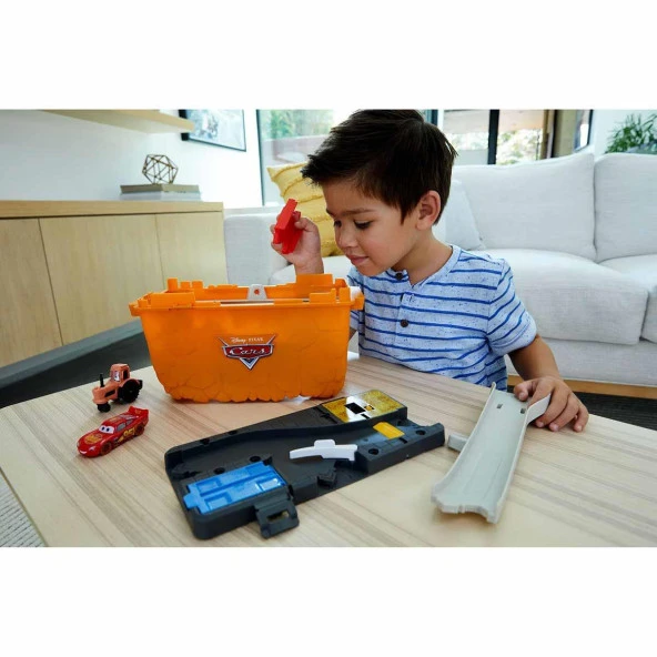 Disney Pixar Cars Yarış Heyecanı Oyun Seti - 6
