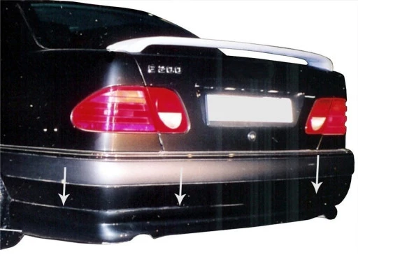 Mercedes E W210 için Arka Tampon Altı Fiber 1996-2002