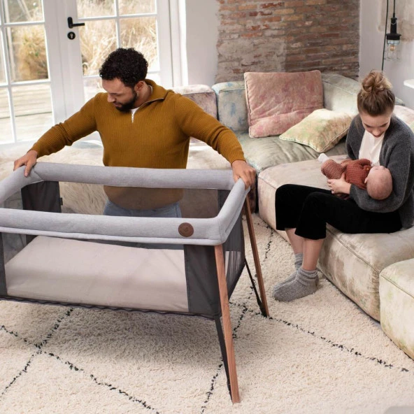 Maxi Cosi Iris 2 'si Bir Arada Anne Yanı Beşik ve Taşınabilir Çift Katlı Park Yatak Beyond Graphite Eco - Resim 11