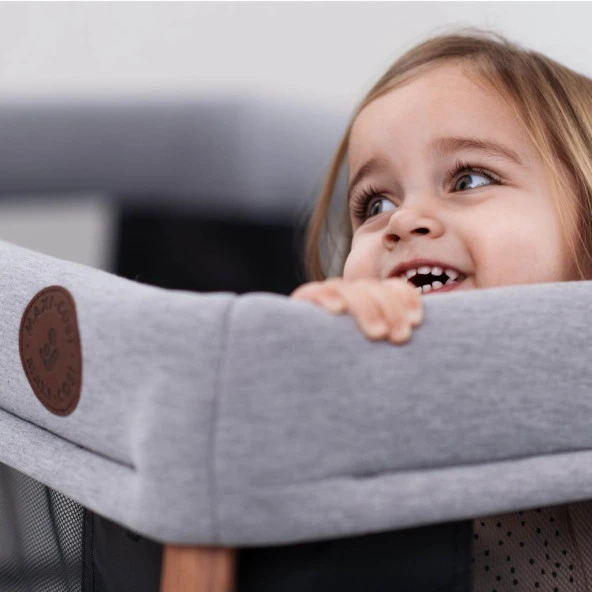 Maxi Cosi Iris 2 'si Bir Arada Anne Yanı Beşik ve Taşınabilir Çift Katlı Park Yatak Beyond Graphite Eco - Resim 12