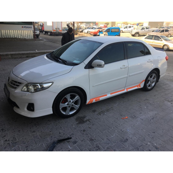 Toyota Corolla Yan Marşpiyel Takımı (2008-2012) Boyasız