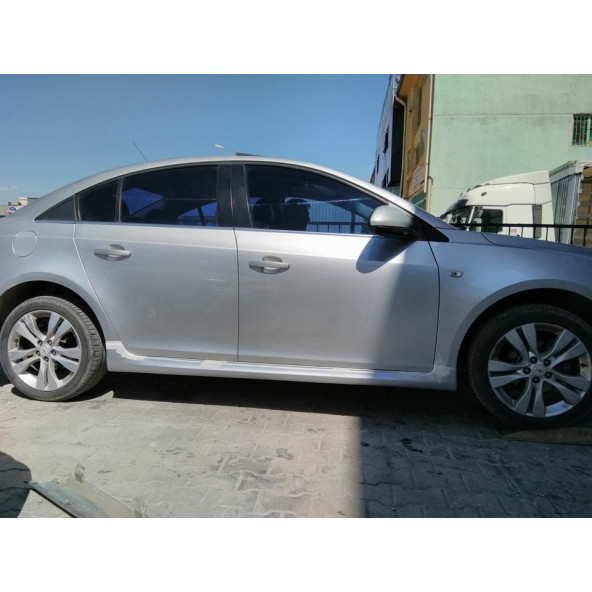 Chevrolet Cruze Yan Marşpiyel Takımı - Fiber -boyasız - 2