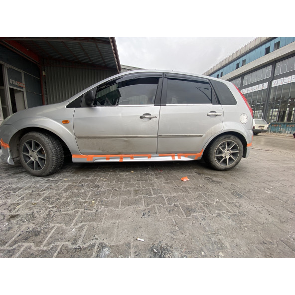 Ford Fiesta Yan Marşpiyel Takımı (2003-2008) - Fiber - Boyasız