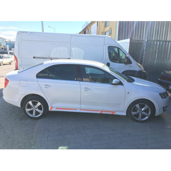 Skoda Rapid Yan Marşpiyel Takımı - Plastik - Parlak Siyah - 3