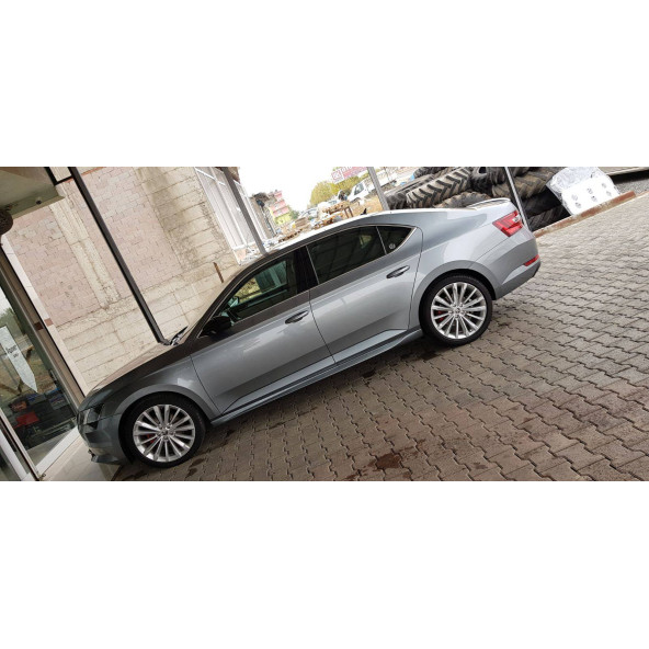 Skoda Super B Yan Marşpiyel Takımı  - Boyasız  Fiber - 2