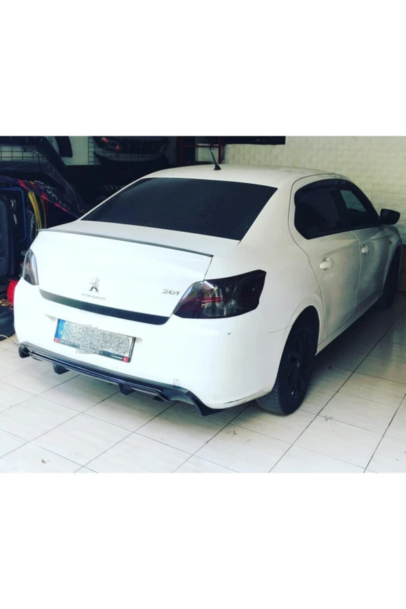 Peugeot 301 Difüzör - Parlak Siyah - Plastik