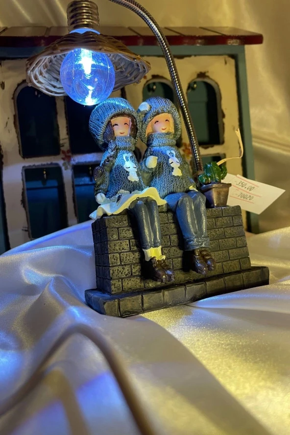 Bankta Oturan Led Işıklı Kanka Kız lar Sevgililer Günü ürün görseli