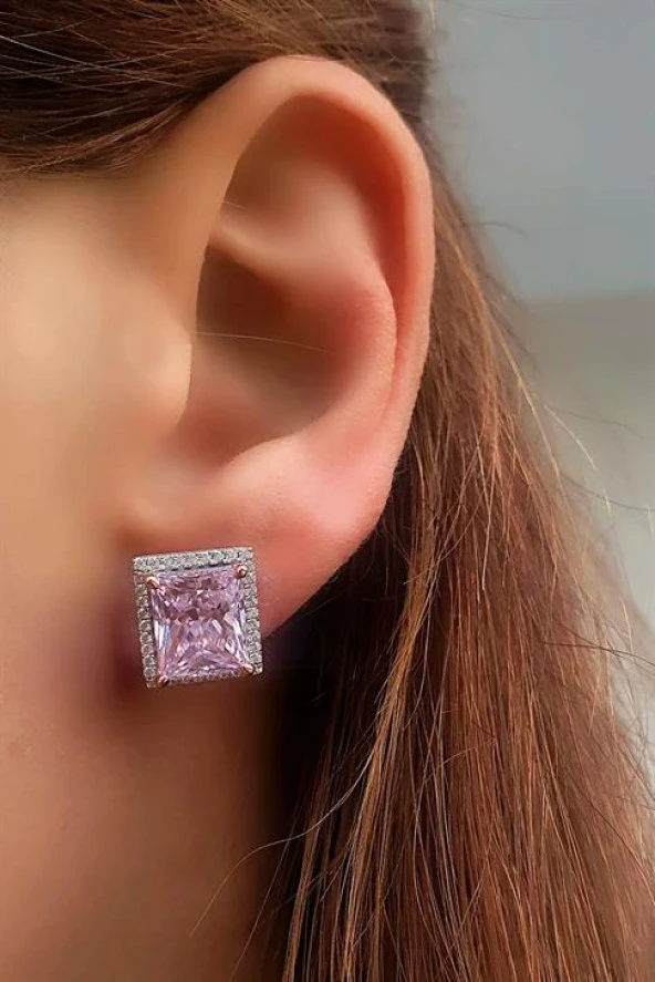 Sky Diamond Pink Aleksandrit Taşlı 925Ayar Gümüş Beyaz Altın Kaplama Lüks Baget Küpe ürün görseli