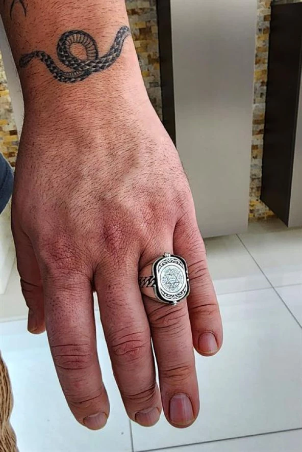 Cift Taraflı Kullanılabilir 925Ayar Gümüş  Faset Kesim Oniks Taşlı Ve Süleyman Mührü Erkek Yüzük ürün görseli