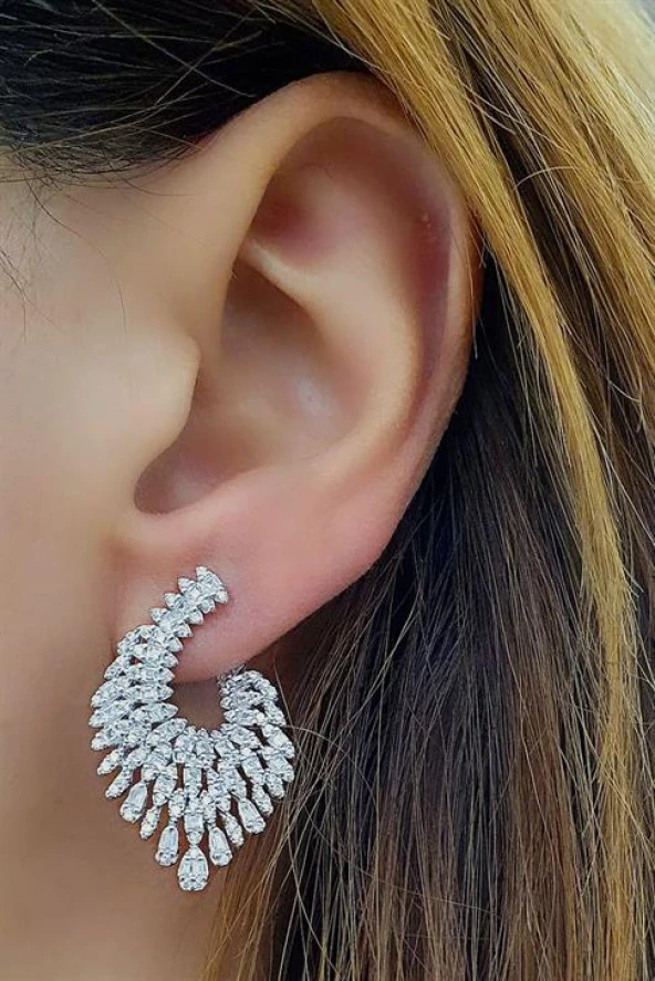 Pırlanta Parlaklığında Zirkon Taşlı 925Ayar Gümüş İtalyan Tasarımı Lüks Küpe ürün görseli