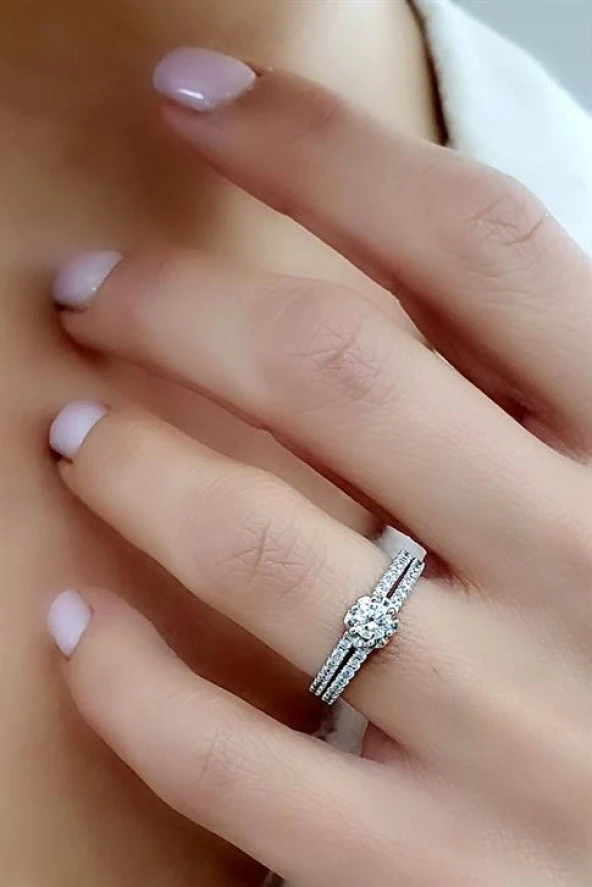 Sky Diamond Taşlı 925Ayar Gümüş Tek Taş Prenses Yüzük ürün görseli