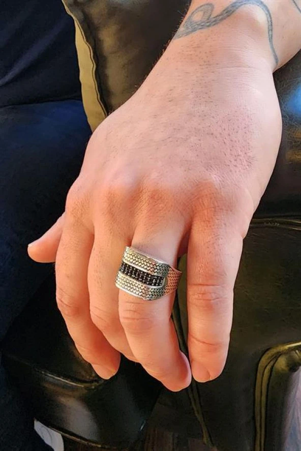 Oniks Taş Detaylı 925 Ayar Gümüş Erkek Yüzük ürün görseli