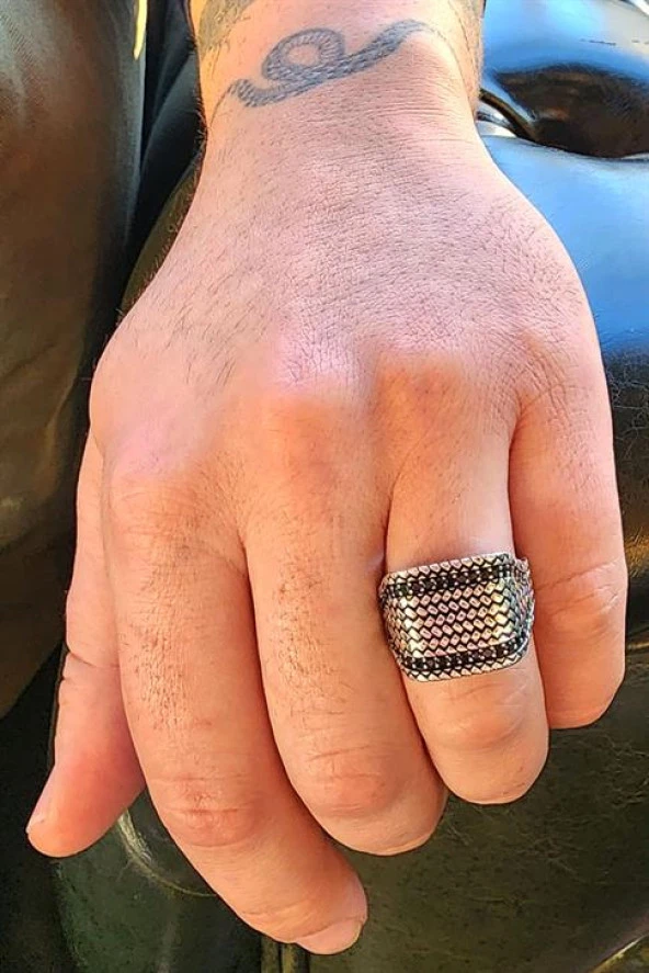 Oniks Taş Detaylı 925Ayar Gümüş Tasarım Erkek Yüzük ürün görseli