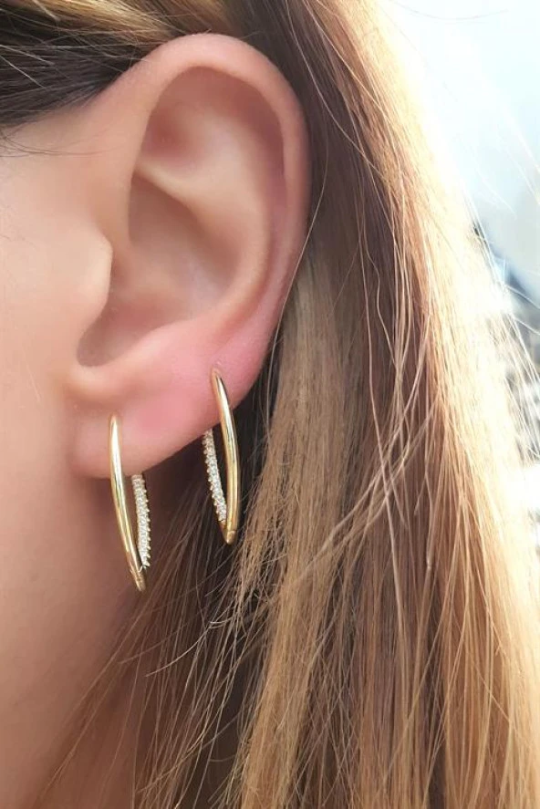 925Ayar Gümüş Üzerine Altın Kaplama Zirkon Taş Detaylı İtalyan Özel Tasarım Mekik Halka Küpe ürün görseli