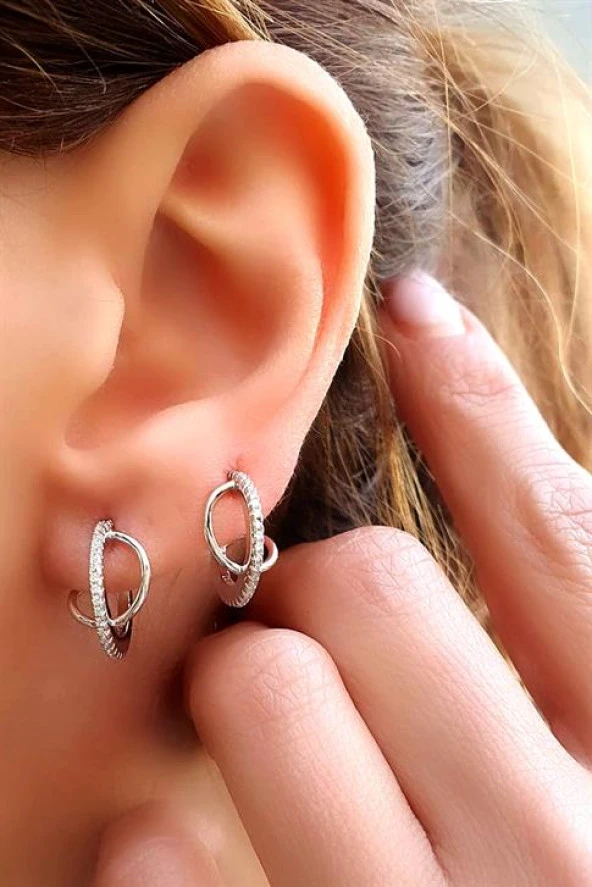 İtalyan Tasarımı 925Ayar Gümüş Üzerine Beyaz Altın Kaplama Tarz Küpe ürün görseli