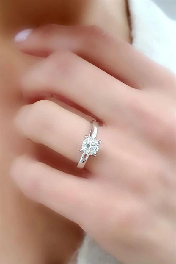 Sky Diamond Taşlı 925Ayar Gümüş Üzerine Beyaz Altın Kaplama Tek Taş Lale Yüzük ürün görseli