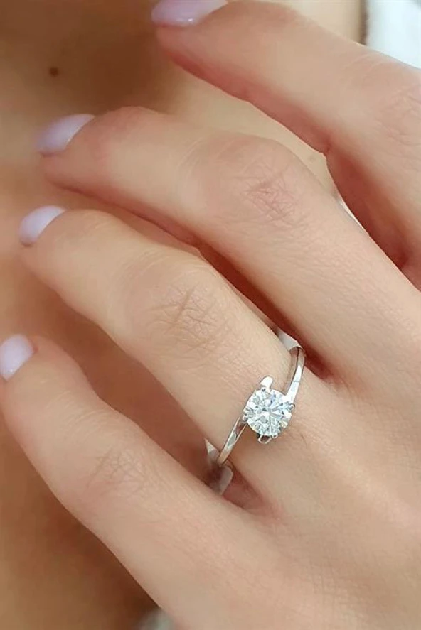 Sky Diamond Taşlı 925Ayar Gümüş Üzerine Beyaz Altın Kaplama Sarmal  Tek Taş Yüzük ürün görseli