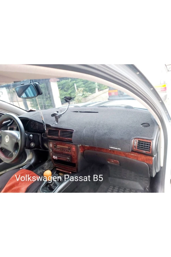 Volkswagen Passat B5 1996-2005 Modelleri Için Uygun Torpido Koruma Halısı Siyah Kenar Renk Siyah - Resim 2