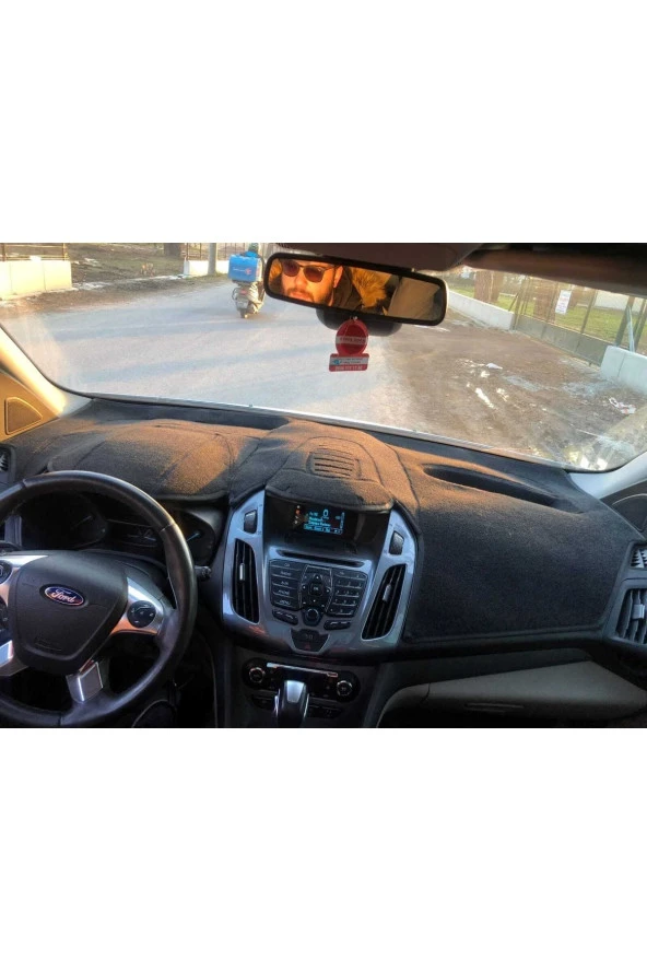 Ford Tourneo Connect 2015-2020 Modelleri Için Uygun Torpido Koruma Halısı Siyah Kenar Renk Siyah ürün görseli