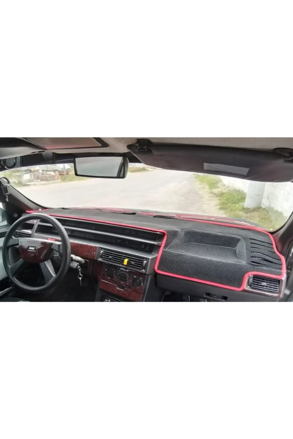 Fiat Tipo Dijital Gösterge Için Uygun Torpido Koruma Halısı Siyah Kenar Renk Kırmızı