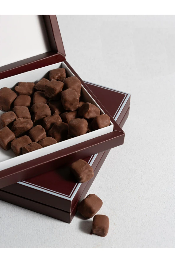Sütlü Çikolatalı Fıstıklı Lokum 250g