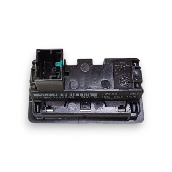 VW Tiguan 2021-2023 Otomatik Bagaj Kapağı Kapatma Düğmesi 3G0959831B - 4
