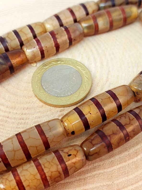 3 Şeritli Tibet Akik Taşı Silindir Kesim 9x30mm/adet (45780-1) ürün görseli 1