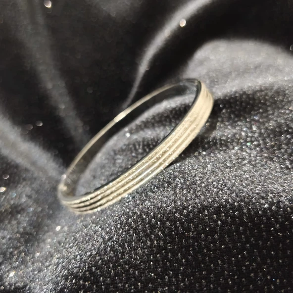 Çelik Gümüş Renk Çizgili Simli Kelepçe Bilezik SL6963 ürün görseli