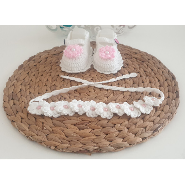 Beyaz Pembe Çiçek ve İncili Yenidoğan Patik