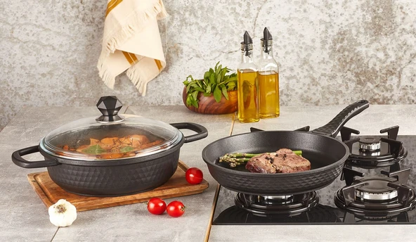Kahramanlar Motto Döküm 26 Cm Tava Ve 26 Cm Basık Tencere Set ürün görseli